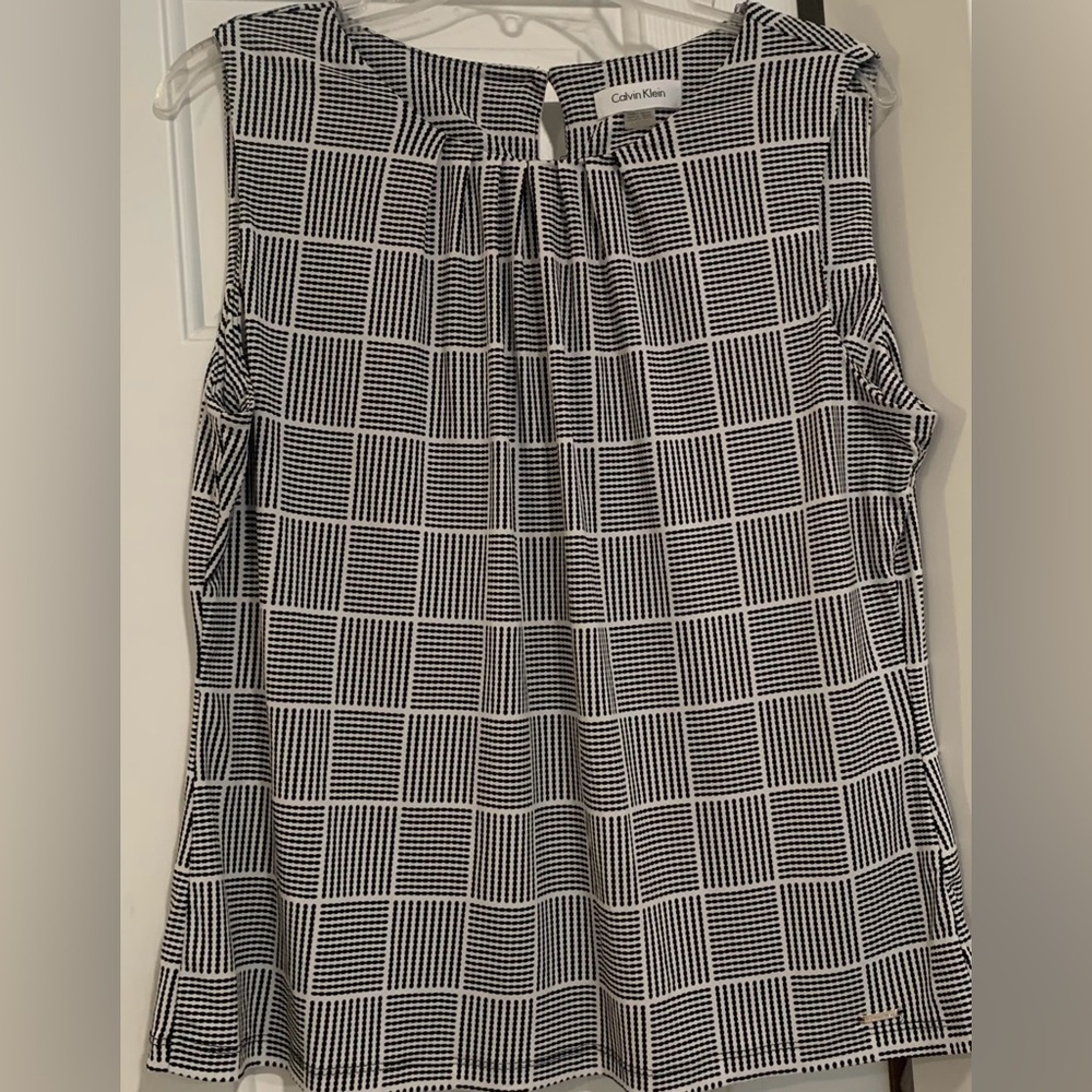 Calvin Klein Women’s Printed Pleat-Neck Cami, Keyhole Back Closure; Size XL